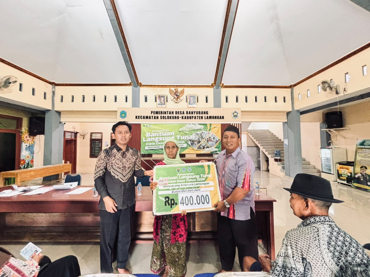 PENYERAHAN BANTUAN LANGSUNG TUNAI DANA DESA (BLT-DD) TAHUN ANGGARAN 2026 ALOKASI BULAN MEI DAN JUNI DI DESA BANYUBANG